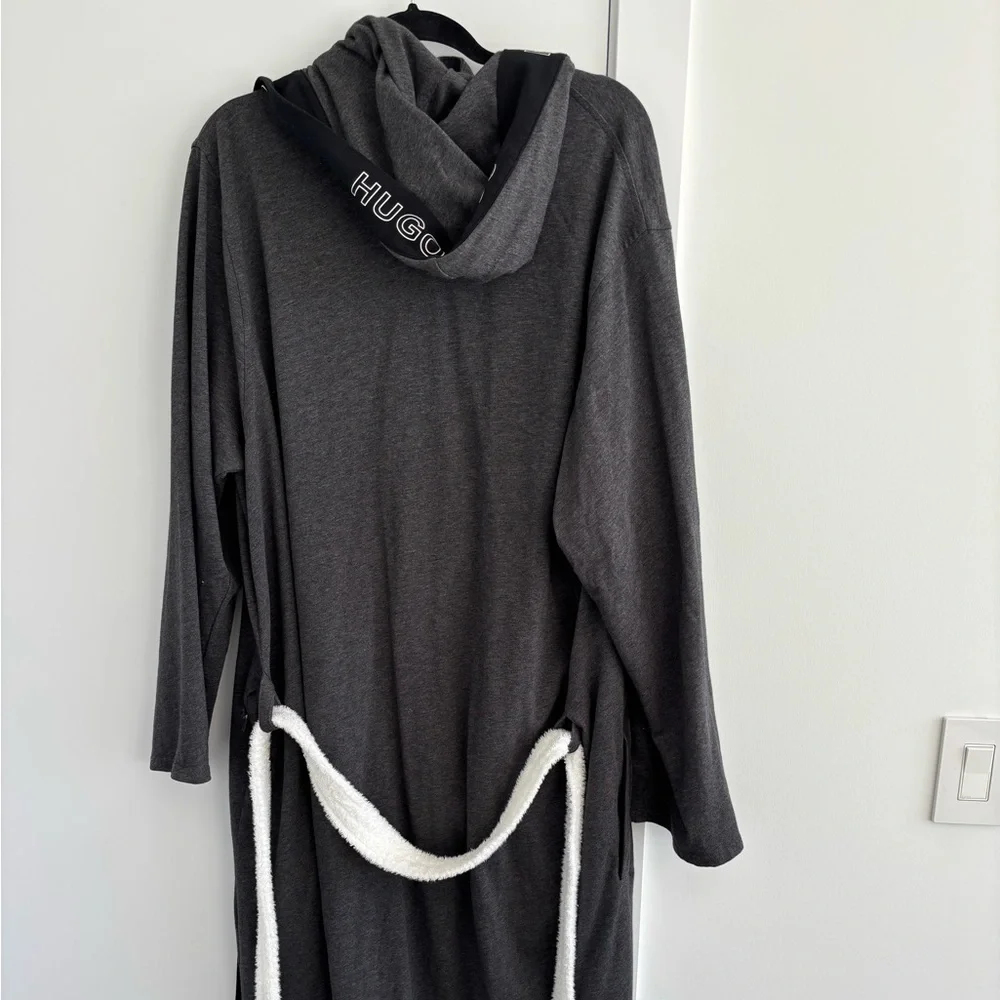 Hugo Boss Bath Robe - Picture 3 of 5